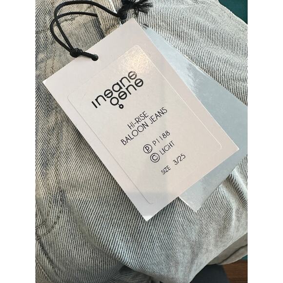 Insane Gene – Hi-Rise Balloon Jeans – Light Wash – 25 - Picture 3 of 6